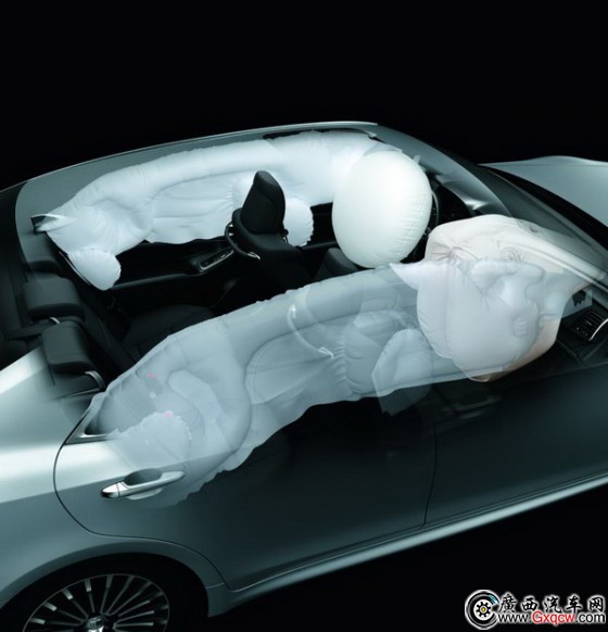 再展旗艦風采 新皇冠摘C-NCAP2015年度安全車大獎